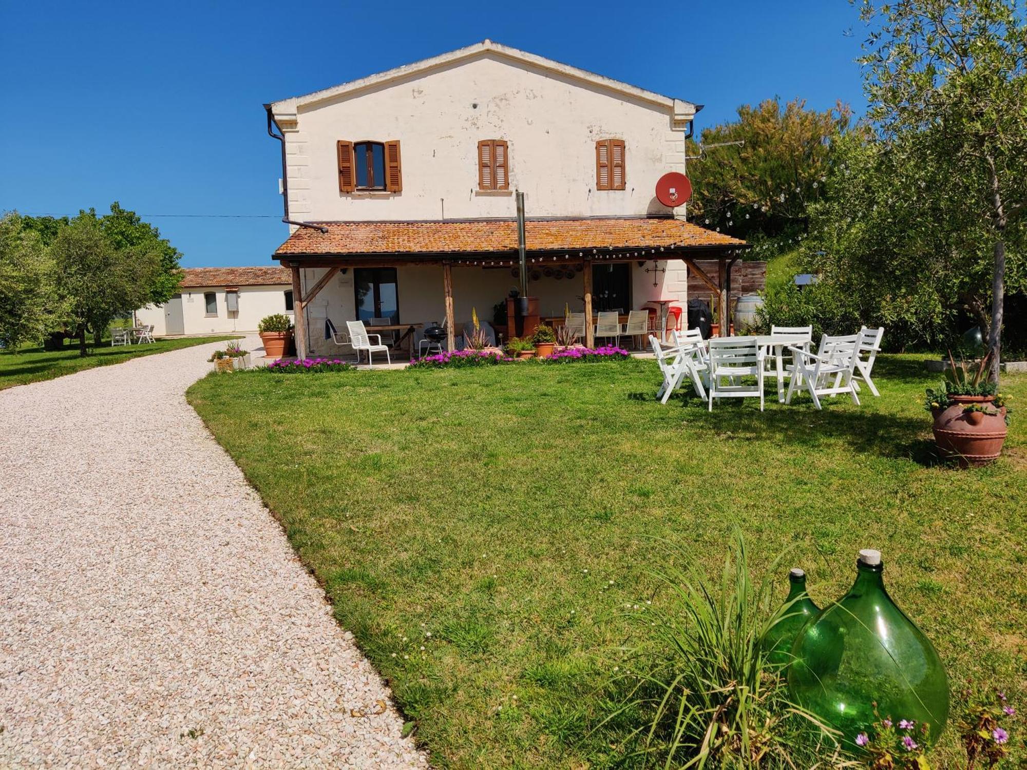 Gasthaus Rustico Del Bozzo Castelleone di Suasa Exterior foto