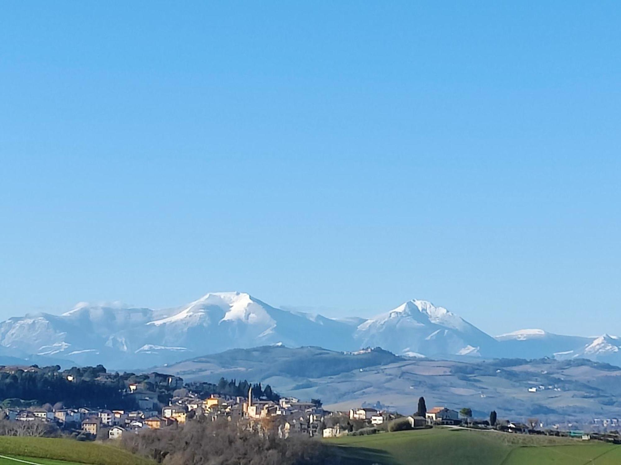Gasthaus Rustico Del Bozzo Castelleone di Suasa Exterior foto