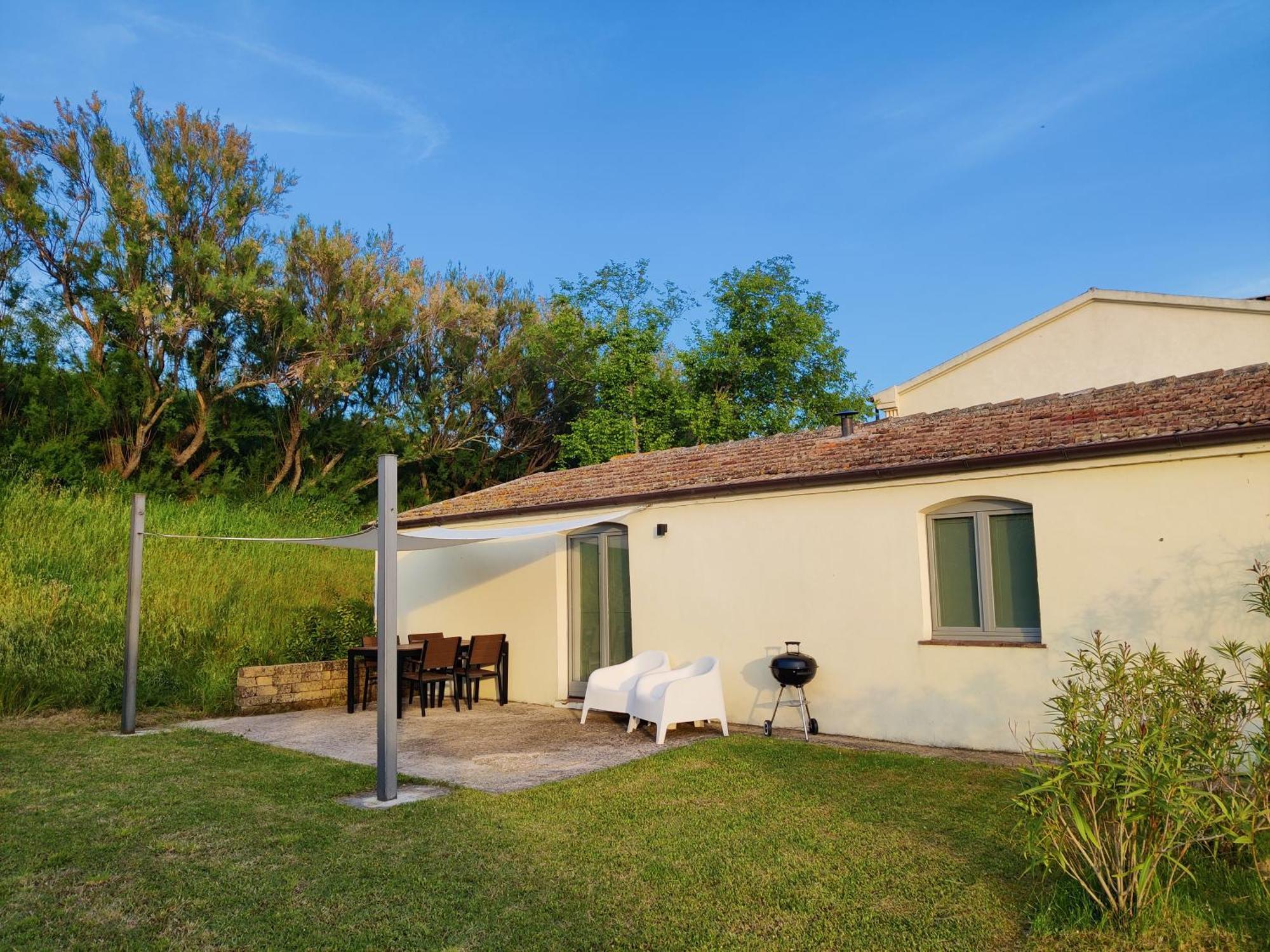Gasthaus Rustico Del Bozzo Castelleone di Suasa Exterior foto