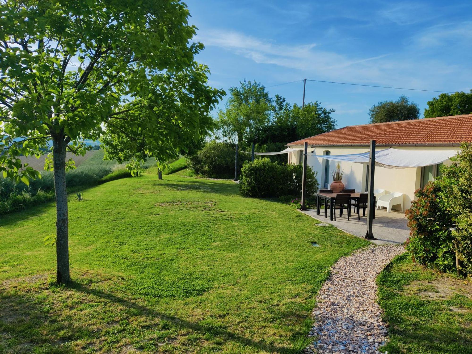 Gasthaus Rustico Del Bozzo Castelleone di Suasa Exterior foto